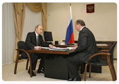 Prime Minister Vladimir Putin with Samara Region Governor Vladimir Artyakov