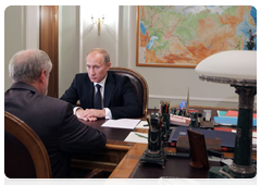 Председатель Правительства Российской Федерации В.В.Путин провел рабочую встречу с председателем Совета Федерации С.М.Мироновым