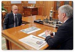 Председатель Правительства Российской Федерации В.В.Путин провел рабочую встречу с руководителем Федерального медико-биологического агентства В.В.Уйбой