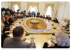 Prime Minister Vladimir Putin addressing a meeting of executives of the St Petersburg and Leningrad Region Federation of Trade Unions