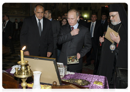 Председатель Правительства Российской Федерации В.В.Путин посетил собор Святого благоверного князя Александра Невского