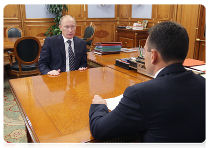Председатель Правительства Российской Федерации В.В.Путин провёл рабочую встречу с руководителем Федерального агентства по делам молодёжи В.Г.Якеменко