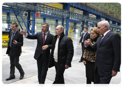 Председатель Правительства Российской Федерации В.В.Путин осмотрел завод штампованных компонентов и сервисного металлоцентра ЗАО «Интеркос-IV»