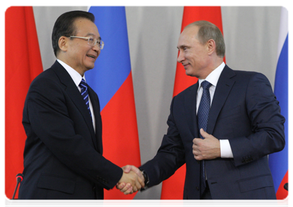 Председатель Правительства Российской Федерации В.В.Путин и Премьер Госсовета КНР Вэнь Цзябао выступили с заявлениями для прессы
