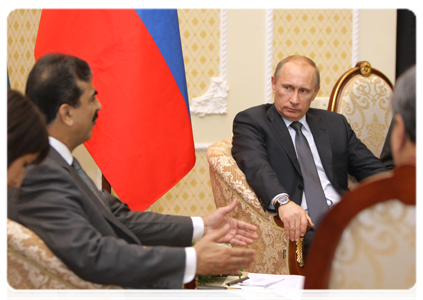 Председатель Правительства Российской Федерации В.В.Путин встретился с Премьер-министром Исламской Республики Пакистан Ю.Р.Гилани
