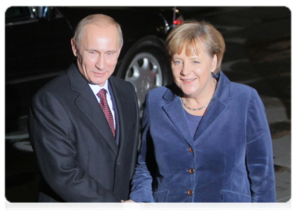 Prime Minister Vladimir Putin holding talks with German Chancellor Angela Merkel