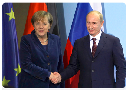 По итогам российско-германских переговоров Председатель Правительства Российской Федерации В.В.Путин и Федеральный канцлер Федеративной Республики Германия Ангела Меркель провели совместную пресс-конференцию