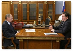 Председатель Правительства Российской Федерации В.В.Путин провел рабочую встречу с губернатором Курской области А.Н.Михайловым