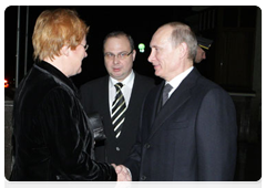 Prime Minister Vladimir Putin at a meeting with Finnish President Tarja Halonen