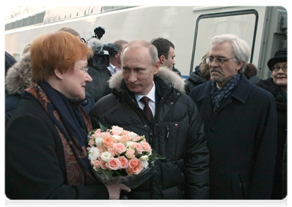 В.В.Путин встретил в Выборге Президента Финляндии Т.Халонен, прибывшую из Хельсинки первым скоростным экспрессом «Аллегро»