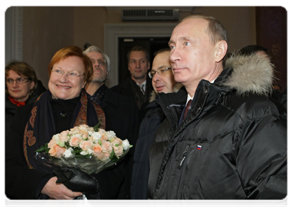 Vladimir Putin in Vyborg with Finnish President Tarja Halonen, who arrived from Helsinki in the first Allegro high-speed express train