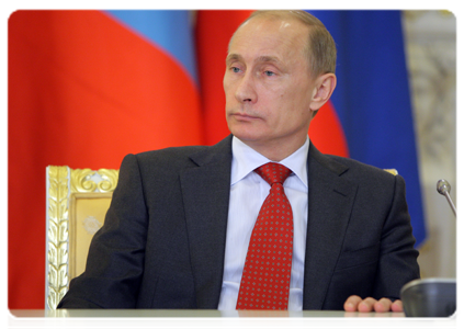 По окончании церемонии подписания российско-монгольских документов В.В.Путин и С.Батболд выступили с заявлениями для представителей СМИ
