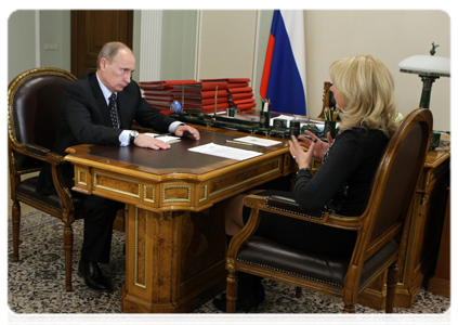 Председатель Правительства Российской Федерации В.В.Путин провел рабочую встречу с министром здравоохранения и социального развития Российской Федерации Т.А.Голиковой