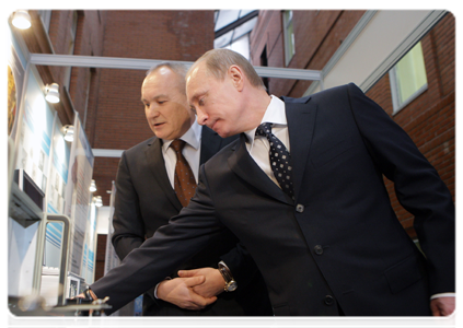 Prime Minister Vladimir Putin visiting the Zelenograd Innovation and Technology Centre, where he familiarises himself with a variety of projects and studies in the fields of medicine, the humanities and energy efficiency