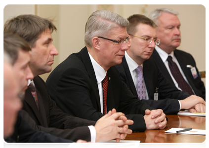 Latvian President Valdis Zatlers at a meeting with Prime Minister Vladimir Putin