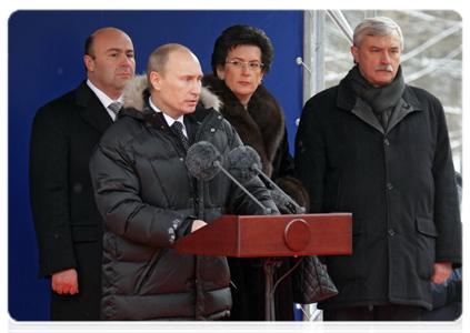 Председатель Правительства Российской Федерации В.В.Путин выступил на церемонии открытия памятника «В борьбе против фашизма мы были вместе» на Поклонной горе в Москве