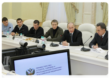 Председатель Правительства Российской Федерации В.В.Путин встретился с представителями объединений футбольных болельщиков