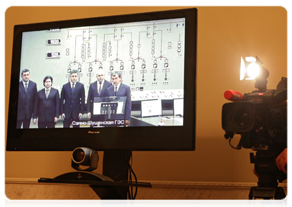 A video conference with officials at the Sayano-Shushenskaya hydroelectric power station to celebrate the restoration of power unit No. 3 after a recent accident