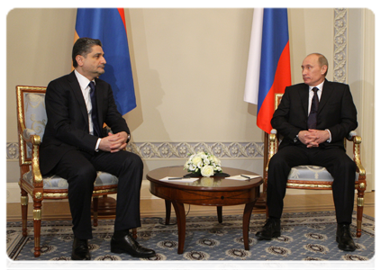 Prime Minister Vladimir Putin at his meeting with Armenian Prime Minister Tigran Sargsyan in St Petersburg
