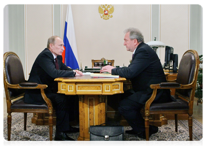 Prime Minister Vladimir Putin meeting with Smolensk Region Governor Sergei Antufyev