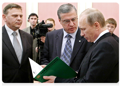 Prime Minister Vladimir Putin after the signing ceremony for the general agreement between trade unions, employer associations and the government for 2011-2013