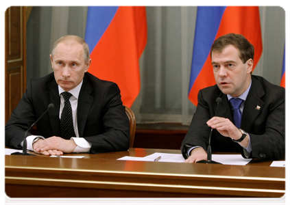 President Dmitry Medvedev and Prime Minister Vladimir Putin at a Government meeting