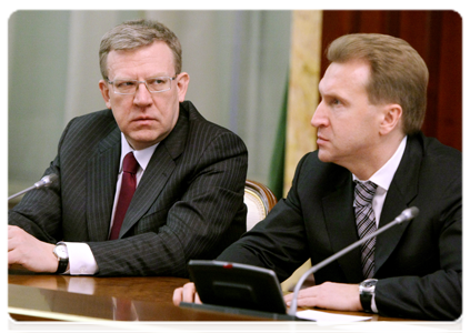 First Deputy Prime Minister Igor Shuvalov and Deputy Prime Minister and Finance Minister Alexei Kudrin at a Government meeting