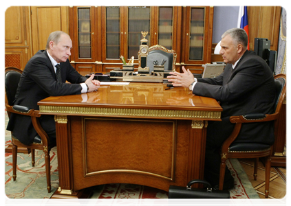Председатель Правительства Российской Федерации В.В.Путин провёл рабочую встречу с губернатором Сахалинской области А.В.Хорошавиным