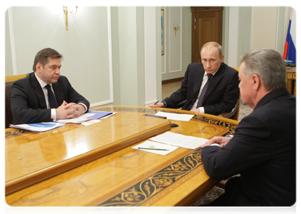 Prime Minister Vladimir Putin meeting with Moscow Region Governor Boris Gromov, Minister of Energy Sergei Shmatko and IDGC Holding’s Director General Nikolai Shvets