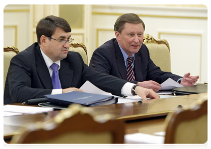 Minister of Transport Igor Levitin, left, and Deputy Prime Minister Sergei Ivanov at a meeting of Vnesheconombank’s Supervisory Board