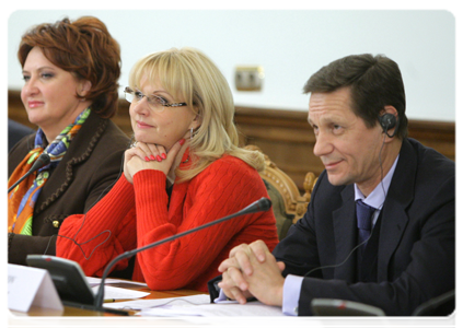Deputy Prime Minister Alexander Zhukov, Minister of Healthcare and Social Development Tatyana Golikova, and Minister of Agriculture Yelena Skrynnik