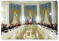 Председатель Правительства Российской Федерации В.В.Путин и Премьер-министр Французской Республики Ф.Фийон встретились с представителями деловых кругов России и Франции
