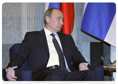Prime Minister Vladimir Putin meets with Finnish Prime Minister Matti Taneli Vanhanen