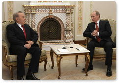 Председатель Правительства Российской Федерации В.В.Путин провел рабочую встречу с Президентом Республики Казахстан Н.А.Назарбаевым