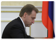 First Deputy Prime Minister Igor Shuvalov at the Government Presidium meeting