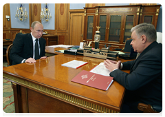 Prime Minister Vladimir Putin meets with Konstantin Romodanovsky, head of the Federal Migration Service