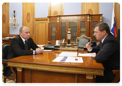 Prime Minister Vladimir Putin holds a meeting with Oleg Budargin, CEO of the Unified Energy System Federal Network Company (FSK UES)