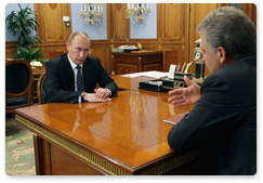 Председатель Правительства Российской Федерации В.В.Путин провел рабочую встречу с Министром промышленности и торговли Российской Федерации В.Б.Христенко