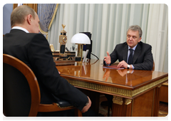 Minister of Industry and Trade Viktor Khristenko at a meeting  with Prime Minister Vladimir Putin