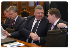 Deputy Head of the Government Executive Office Yury Ushakov, Head of the Federal Customs Service Andrei Belyaninov and Minister of Industry and Trade Viktor Khristenko at the meeting on customs regulation issues