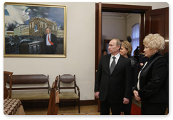 Председатель Правительства Российской Федерации В.В.Путин посетил Музей становления демократии в современной России им. А.А.Собчака