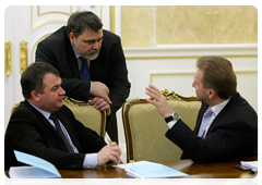 First Deputy Prime Minister Igor Shuvalov, Defence Minister Anatoly Serdyukov and Federal Antimonopoly Service (FAS) head Igor Artemyev before the meeting of the Government Commission on Monitoring Foreign Investment in the Russian Federation