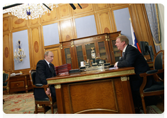 Prime Minister Vladimir Putin with Anatoly Chubais, CEO of Russian Corporation of Nanotechnologies
