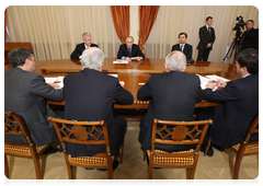 Prime Minister Vladimir Putin with United Russia party leadership