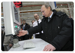Prime Minister Vladimir Putin visiting the Ufa Transformer Plant, Russia’s largest transformer manufacturer, whose first production line is currently being commissioned
