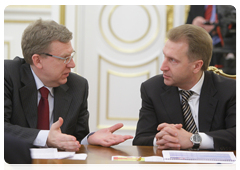 First Deputy Prime Minister Igor Shuvalov and Deputy Prime Minister and Finance Minister Alexei Kudrin before the meeting on the Main Guidelines for Government Performance