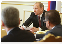 Prime Minister Vladimir Putin chairing the meeting on the Main Guidelines for Government Performance