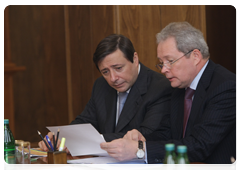 Alexander Khloponin, Deputy Prime Minister and Presidential envoy to the North Caucasus Federal District, and Regional Development Minister Viktor Basargin during a meeting on the social and economic development of the Republic of Ingushetia