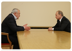 Председатель Правительства Российской Федерации В.В.Путин провел рабочую встречу с президентом Республики Северная Осетия-Алания Т.Д.Мамсуровым