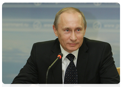 Председатель Правительства Российской Федерации В.В.Путин посетил ОАО «Компания “Сухой”», где провел совещание по вопросам оборонно-промышленного комплекса